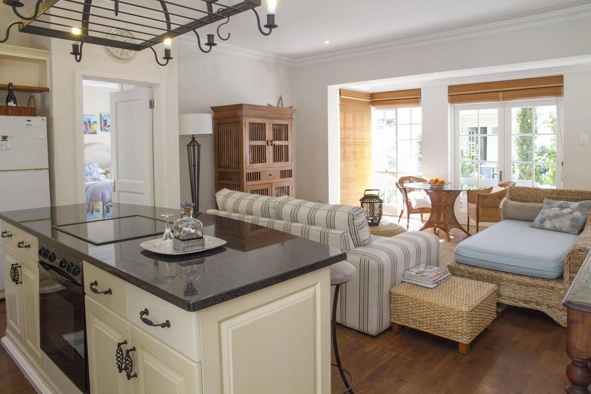 Admiralty Beach House Port Elizabeth Dış mekan fotoğraf